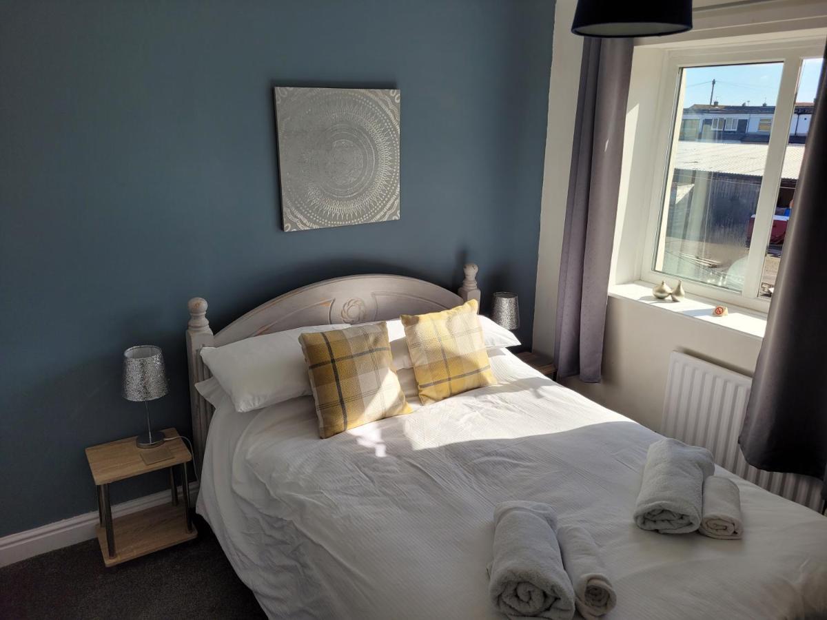 Отель Amble Harbour Retreats Экстерьер фото